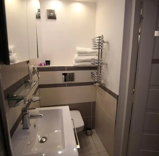 Modern Habitación en casa particular *